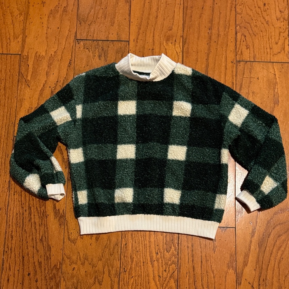 Sooo soft! Never worn, pretty fleece, XS sweater from Anthro